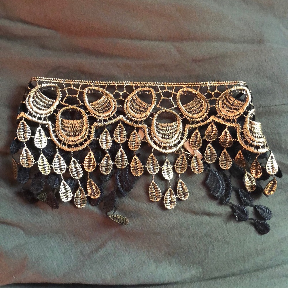 Leather chocker